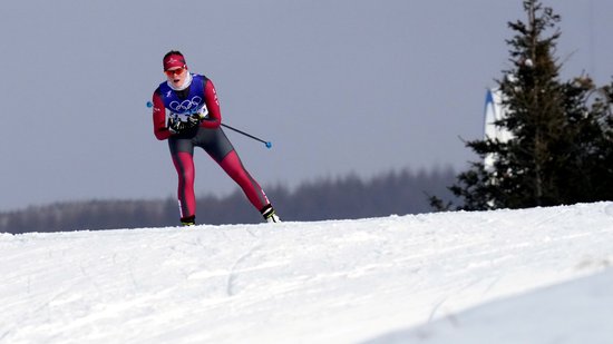 Latvijas distanču slēpotājas stafetē apdzen par apli