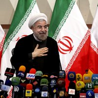 Президент Ирана призвал снизить зависимость экономики от нефтедобычи