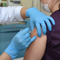 Ar 'AstraZeneca' vakcīnām Latvija plāno vakcinēt gandrīz 900 000 cilvēku