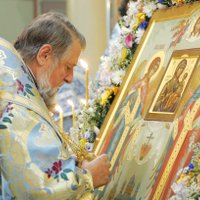 Поздравление митрополита Александра с Пасхой и расписание праздничных служб