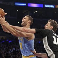 Bertāna pārstāvētā 'Spurs' pagarinājumā piekāpjas 'Lakers'