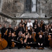 Kamerorķestris 'Kremerata Baltica' un pianists Debargs uzstāsies Ventspilī