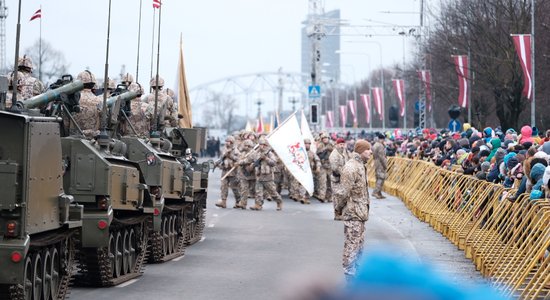 Факельное шествие, концерты и военный парад: как в Риге отметят День Лачплесиса и 18 ноября?