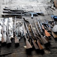 Полиция изъяла подпольный арсенал: задержаны десять подозреваемых