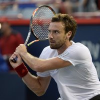 Gulbis 'Challenger' turnīrā Čehijā uzvar ranga pirmā simtnieka tenisistu
