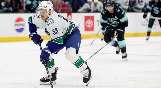 'Canucks' ar vieniem gūtiem vārtiem uzvar 'Sabres'