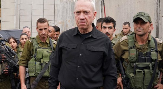Domstarpības Izraēlas valdībā: aizsardzības ministrs iebilst pret militāro pārvaldību Gazā
