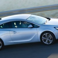 'Opel Astra GTC' turpmāk arī ar jauno 170 ZS benzīna turbomotoru