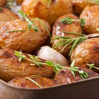 Krāsnī cepti rozmarīna kartupelīši