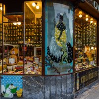 Slavens veikals Barselonā ievieš maksu tūristiem, kas uzņem selfijus, nevis iepērkas