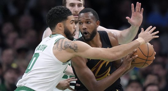 'Celtics' bez Porziņģa saņem 'pērienu' no 'Cavaliers'