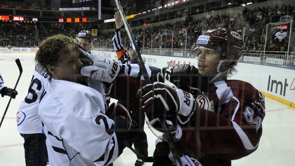 KHL hokejs: Rīgas DInamo - Zagrebas Medveščak