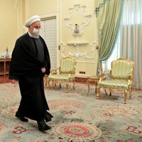 Covid-19: Irānas prezidents Ruhani brīdina par 'ceturto vilni'