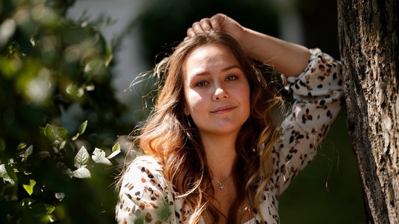 Bijusī ekstrasense atvainojas visiem, kurus reiz vedusi pa maldu ceļiem: "Es pati toreiz tam ticēju"