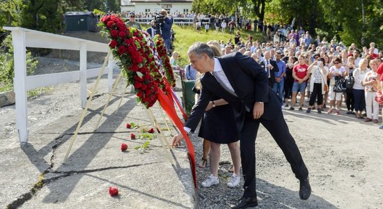 В Норвегии вспоминают жертв двойного теракта Брейвика