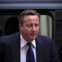Pret pedofiliem Lielbritānijā izturēsies tāpat kā pret teroristiem, paziņo Kamerons