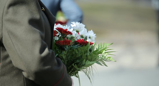 Возложение цветов и шествие: Рижская дума получила заявку на проведение мероприятия 16 марта