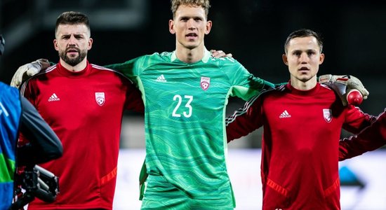 Latvijas futbola izlases pamatvārtsargs atradis jaunu darbavietu