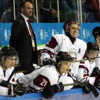 Latvijas U-20 hokeja izlase ar zaudējumu sāk cīņu par 'izdzīvošanu' PČ elitē