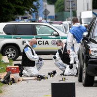 ФОТО: В Словакии вооруженный ножом напал на школу. Погиб один человек