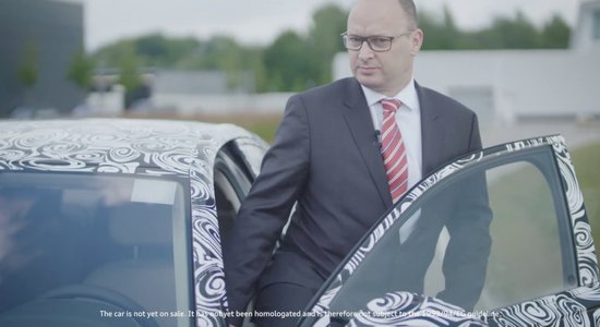 Video: Slavenību šoferis izmēģina jauno 'Audi A8' limuzīnu