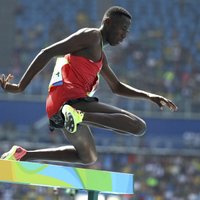 Kenijietis Kipruto ar jaunu olimpisko rekordu iegūst savu pirmo olimpisko medaļu