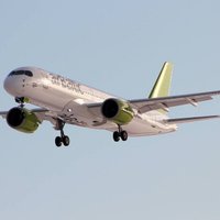 'airBaltic' pārtrauc reisu uz Parīzi un atgriežas Rīgā pēc pasažiera