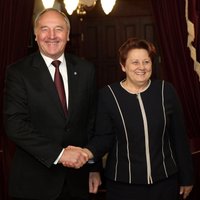 Prezidents un premjere vēl Latvijai tikt uz priekšu; iedzīvotājiem - būt gudriem un stipriem