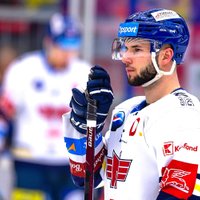Latvijas izlases hokejisti Dzierkals un Bindulis kļuvuši par bezdarbniekiem