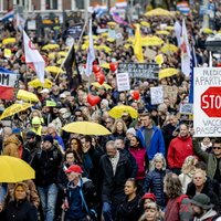 В Гааге прошли массовые протесты против ужесточения мер борьбы с пандемией
