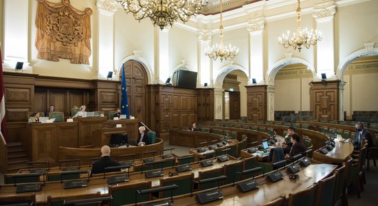 Rekordilgās debates noslēgušās - Saeima pieņem 2021. gada budžetu