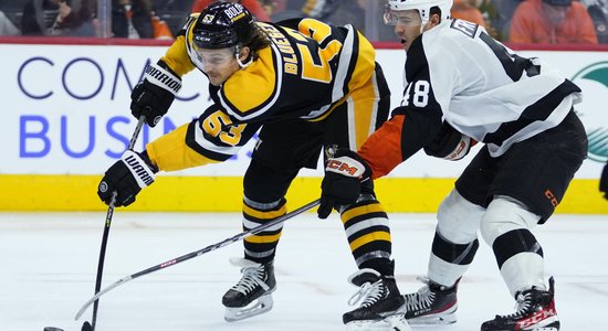 Bļugera 'Penguins' zaudējums NHL spēlē