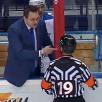 Video: 'Baris' treneris Nazarovs atkal zaudē savaldīšanos