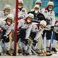 В первом матче ЧМ по хоккею Латвия сыграла боевую ничью с эстонцами
