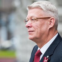 Zatlers neredz iemeslu mainīt pašreizējo Latvijas nepilsoņu naturalizācijas kārtību