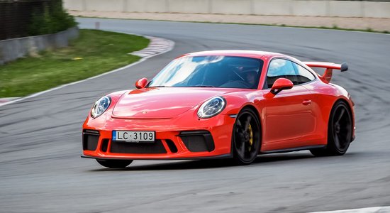 Minišosejā pirmo reizi triumfē Zuģickis ar 'Porsche 911 GT3'