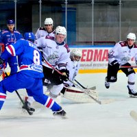 Хоккеисты "Риги" упустили перевес в три шайбы против питерского СКА