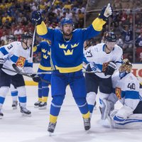ВИДЕО: Финны не сумели забить шведам, теперь попробуют России