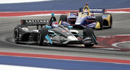 Formulu čempionāti: 'IndyCar' posmā sensacionāls uzvarētājs; 'Formula E' čempions Verņē gūst pirmo uzvaru