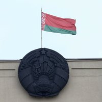 Baltkrievija atbrīvojusi pirms vēlēšanām aizturētos 32 Krievijas pilsoņus