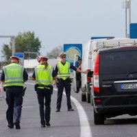 Austrijā divas personas apsūdzētas palīdzības sniegšanā Parīzes teroraktu sarīkotājiem