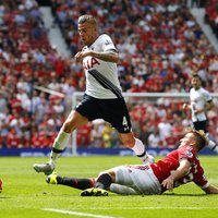 Anglijas premjerlīgas sezonas atklāšanas spēlē Mančestras 'United' pārspēj 'Hotspur'