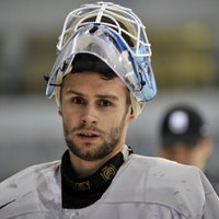 Latvijas hokeja izlases treniņiem pievienojies vārtsargs Punnenovs