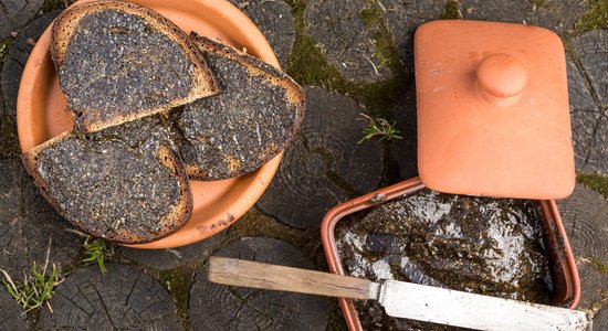 Kā mājās pavisam vienkārši pagatavot veselīgo kaņepju sviestu