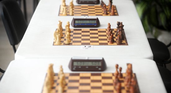 Latvijas komandas šaha Olimpiādes dueļos pārspēj Dāniju un Zimbabvi