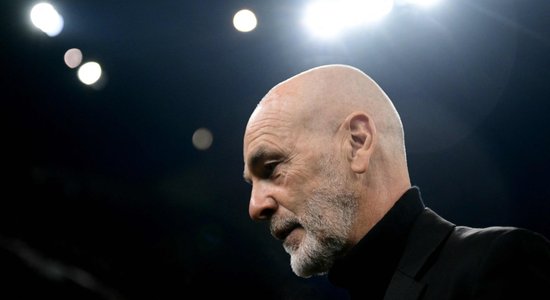 "AC Milan" atbrīvo galveno treneri; "Ajax" vadīs itāļu speciālists 