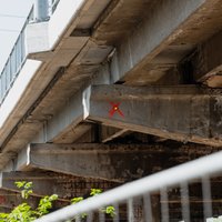 СХЕМА: Из-за ремонта Деглавского моста в окрестностях оба транспортных потока пустят по одной полосе