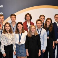 Latvijas skolēni no Starptautiskās ekonomikas olimpiādes Krievijā pārved sešas medaļas