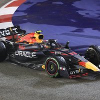 F-1 posms Singapūrā: Peresam ceturtā uzvara, Alonso rūgtsalds rekords, Verstapens vēl nenodrošina titulu