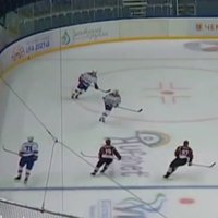 Video: Rīgas 'Dinamo' labā vārtus gūst SKA hokejists